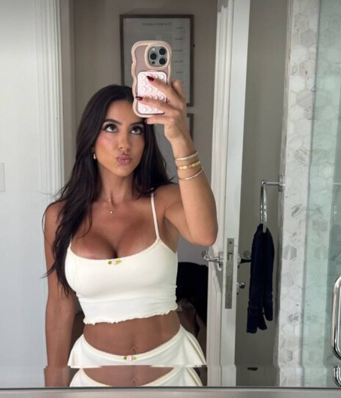 A$H aka Omgyoash OnlyFans - Handful 3 - EroThots A$H aka Omgyoash OnlyFans - Handful 3 - EroThots