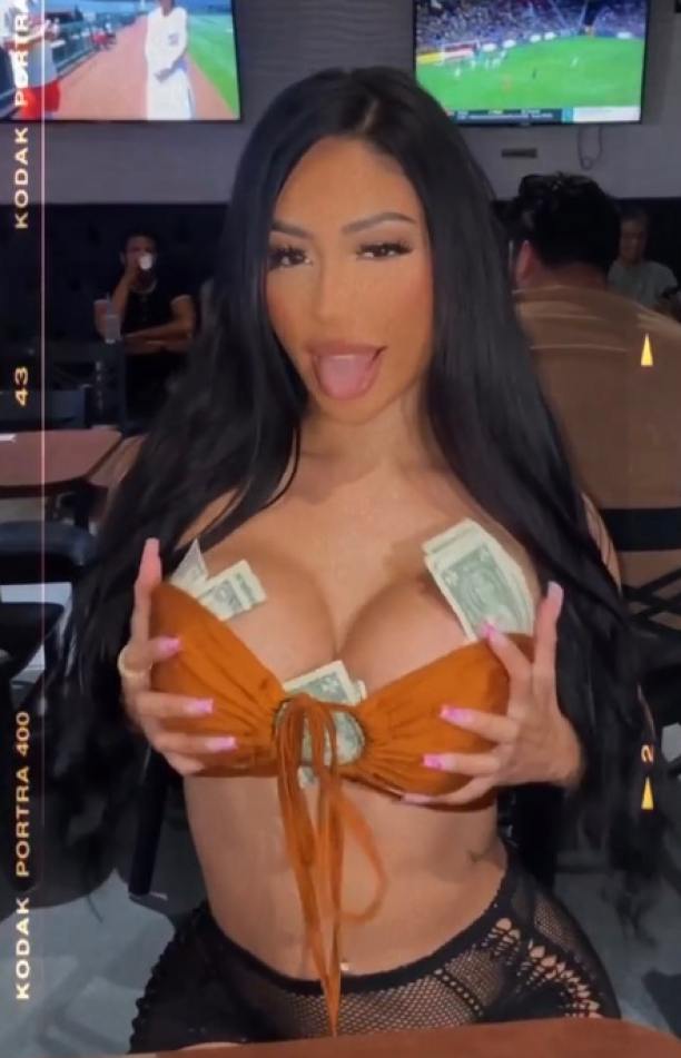 Bhad Bhabie talking about her boobs with her THOT friend ... Insights 267 Bhad Bhabie talking about her boobs with her THOT friend ... Insights 267