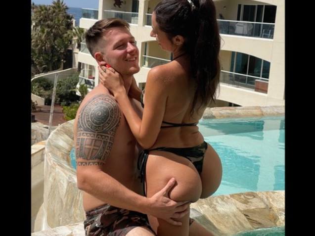 Big Titty Slut Shows Big Titty Slut Shows