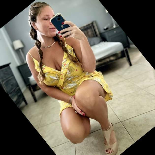 C H A R I S - Porn Photos & Videos C H A R I S - Porn Photos & Videos
