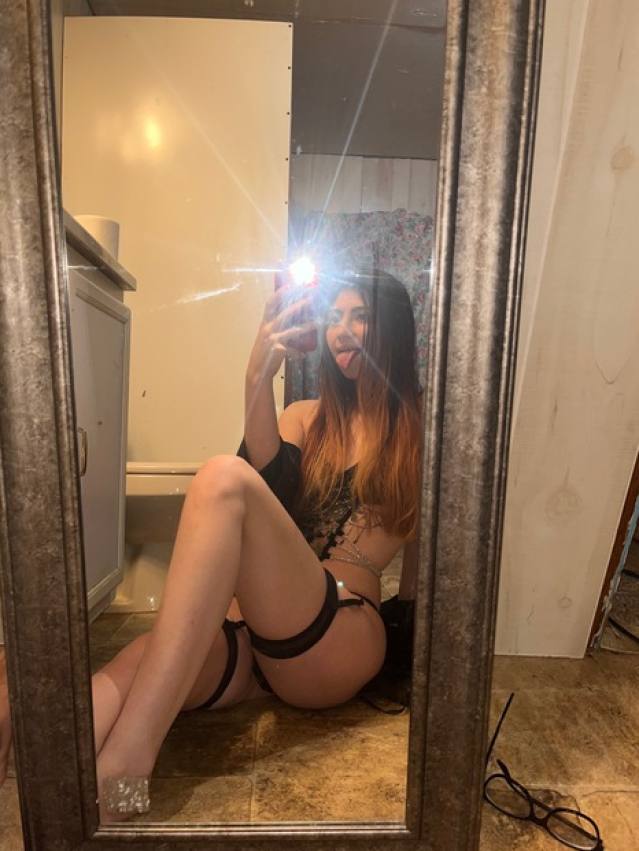 Camilla Camilla (Nuevo) - Fotos y VÃdeos Porno Camilla Camilla (Nuevo) - Fotos y VÃdeos Porno