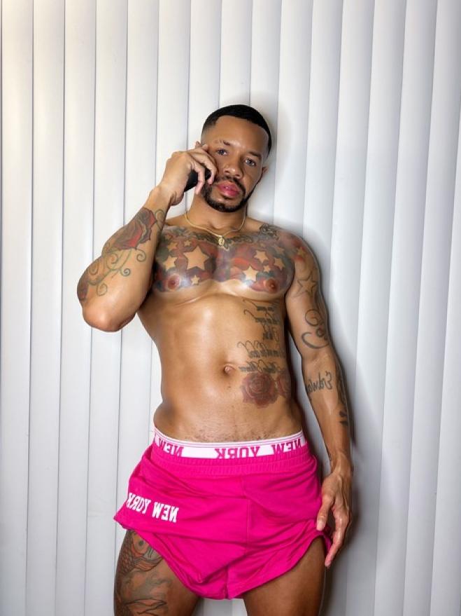 Doja Cat takes topless photos at her birthday party Doja Cat takes topless photos at her birthday party