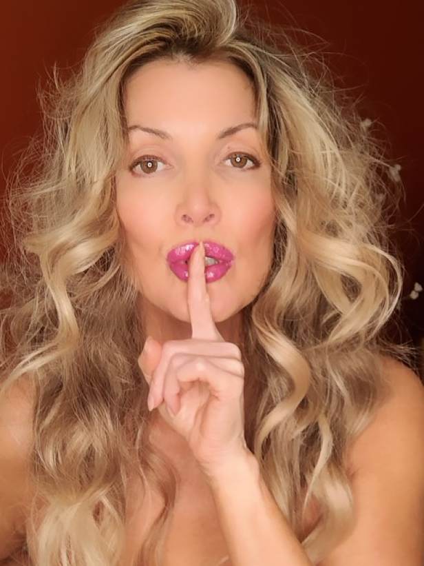 Goddess Lindsay creating content too naughty for Instagram Insights 658 Goddess Lindsay creating content too naughty for Instagram Insights 658