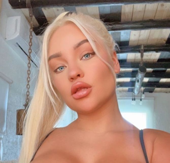 Her boobs in this r/kallmekris Her boobs in this r/kallmekris