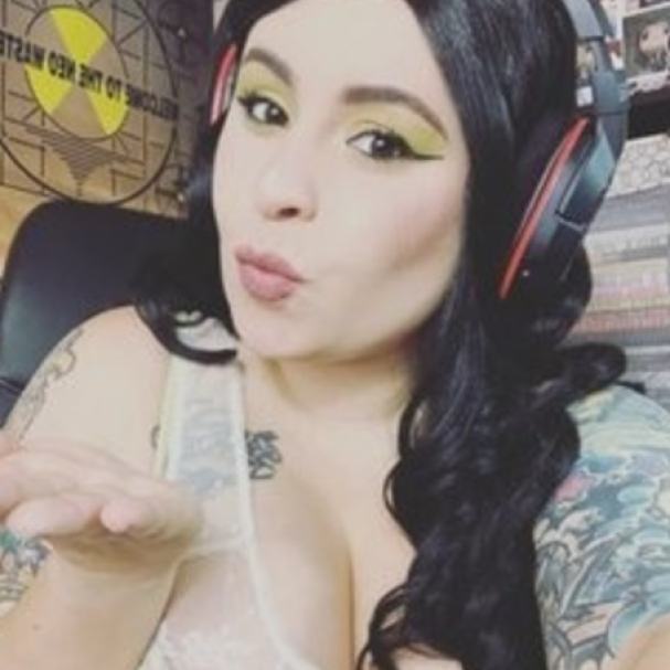 Honey Cat (@misshoneycatt) Honey Cat (@misshoneycatt)