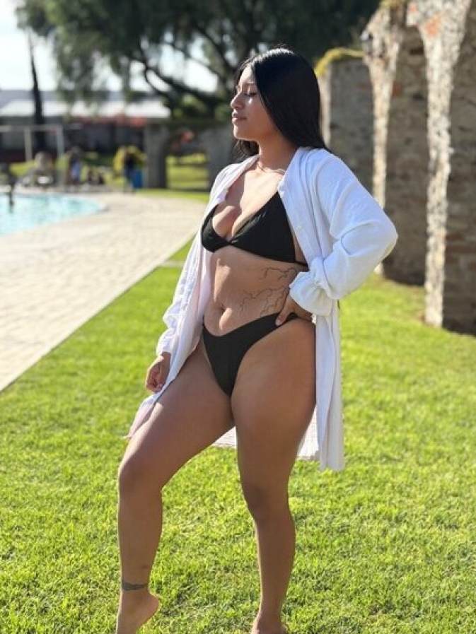 Jennifer Lopez looks stunning in shortest-ever nude mini ... Guide 889 Jennifer Lopez looks stunning in shortest-ever nude mini ... Guide 889