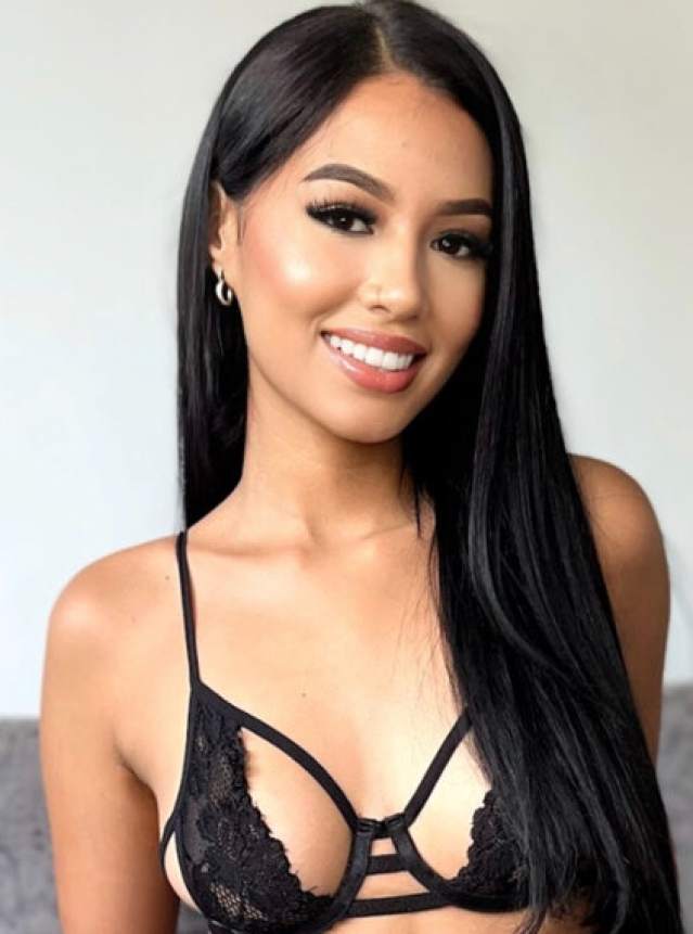 Jules Ari POV sextape on bed Info 351 Jules Ari POV sextape on bed Info 351