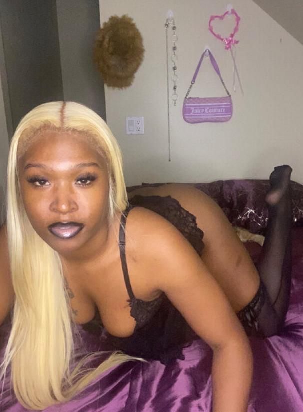 Milf Swallows Enormous Dick et onlyfans leaks Milf Swallows Enormous Dick et onlyfans leaks