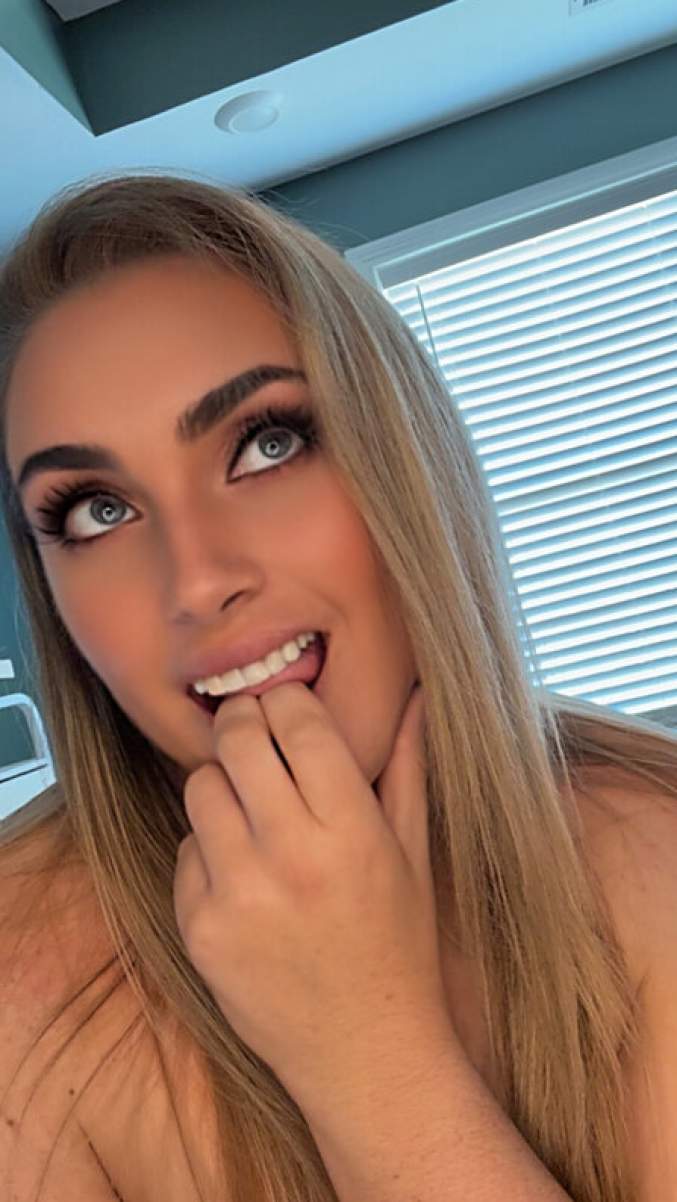 MOLLY (@mollymoonn2) • Instagram photos and videos MOLLY (@mollymoonn2) • Instagram photos and videos