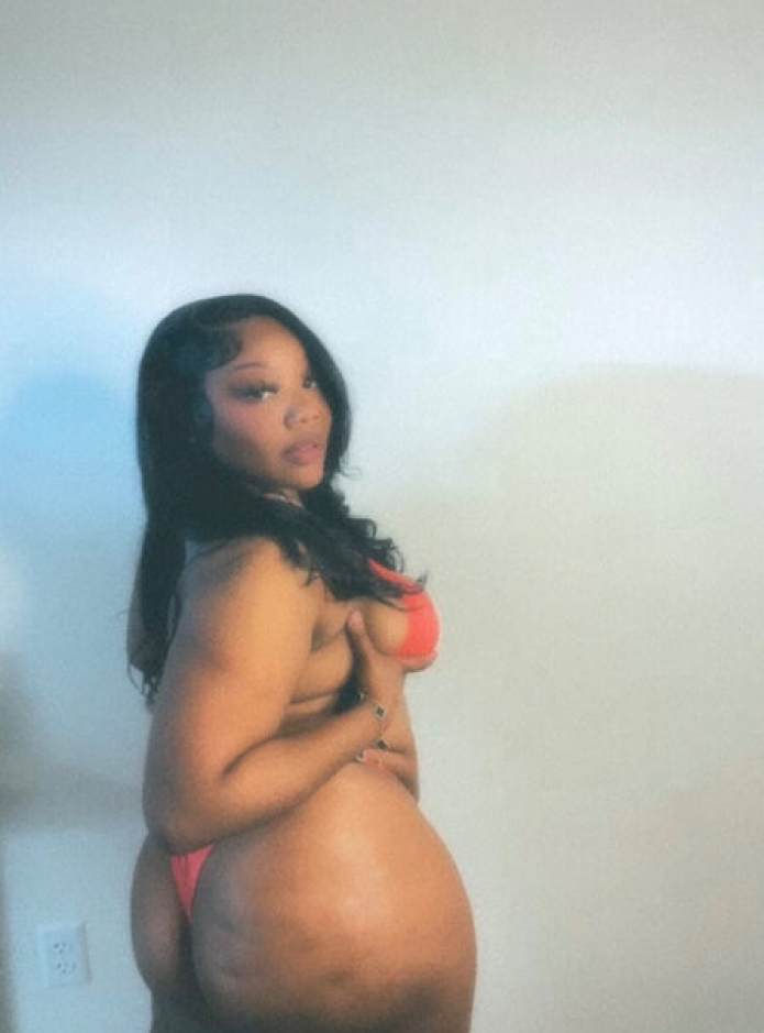 Pop Star Tate McRae Goes Topless in Risqué New Music ... Tips 260 Pop Star Tate McRae Goes Topless in Risqué New Music ... Tips 260