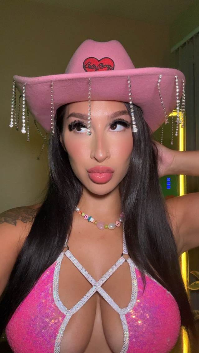 Rubi Rose Makes $400000 During 'Horrible' OnlyFans Month Guide 104 Rubi Rose Makes $400000 During 'Horrible' OnlyFans Month Guide 104