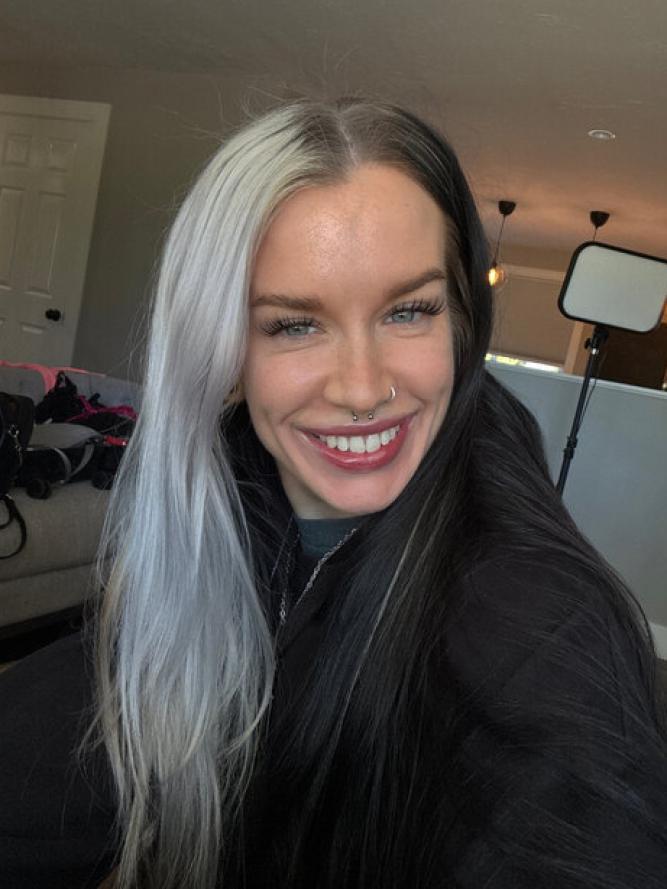 Sieh Dir Anja Carina Sex-Videos mit geilen Amateuren an Sieh Dir Anja Carina Sex-Videos mit geilen Amateuren an