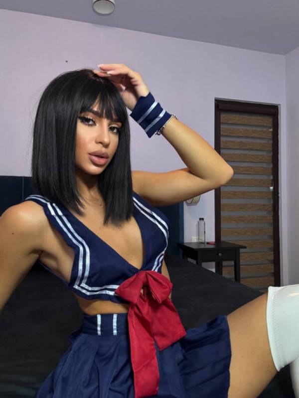 Sydney Sweeney is left out of Euphoria group photo amid ... Details 702 Sydney Sweeney is left out of Euphoria group photo amid ... Details 702